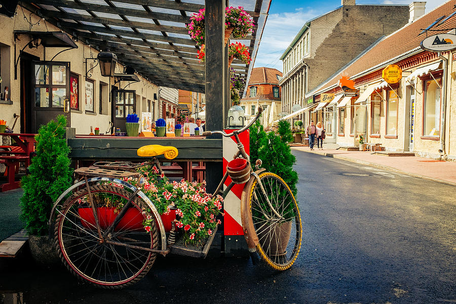 1-street-in-old-town-parnu-alyaksandr-stzhalkouski